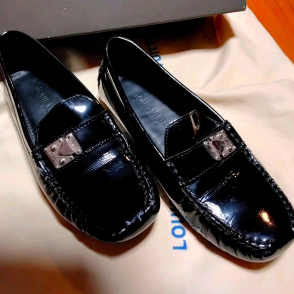 Louis Vuitton Women’s Black Patent Leather Drivers Loafers Shoes Size 35 US 5